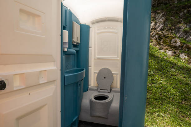 Portable bathroom rental in Hillcrest, IL